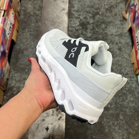 Cloudhorizon-MEN - Picture 4 of 11